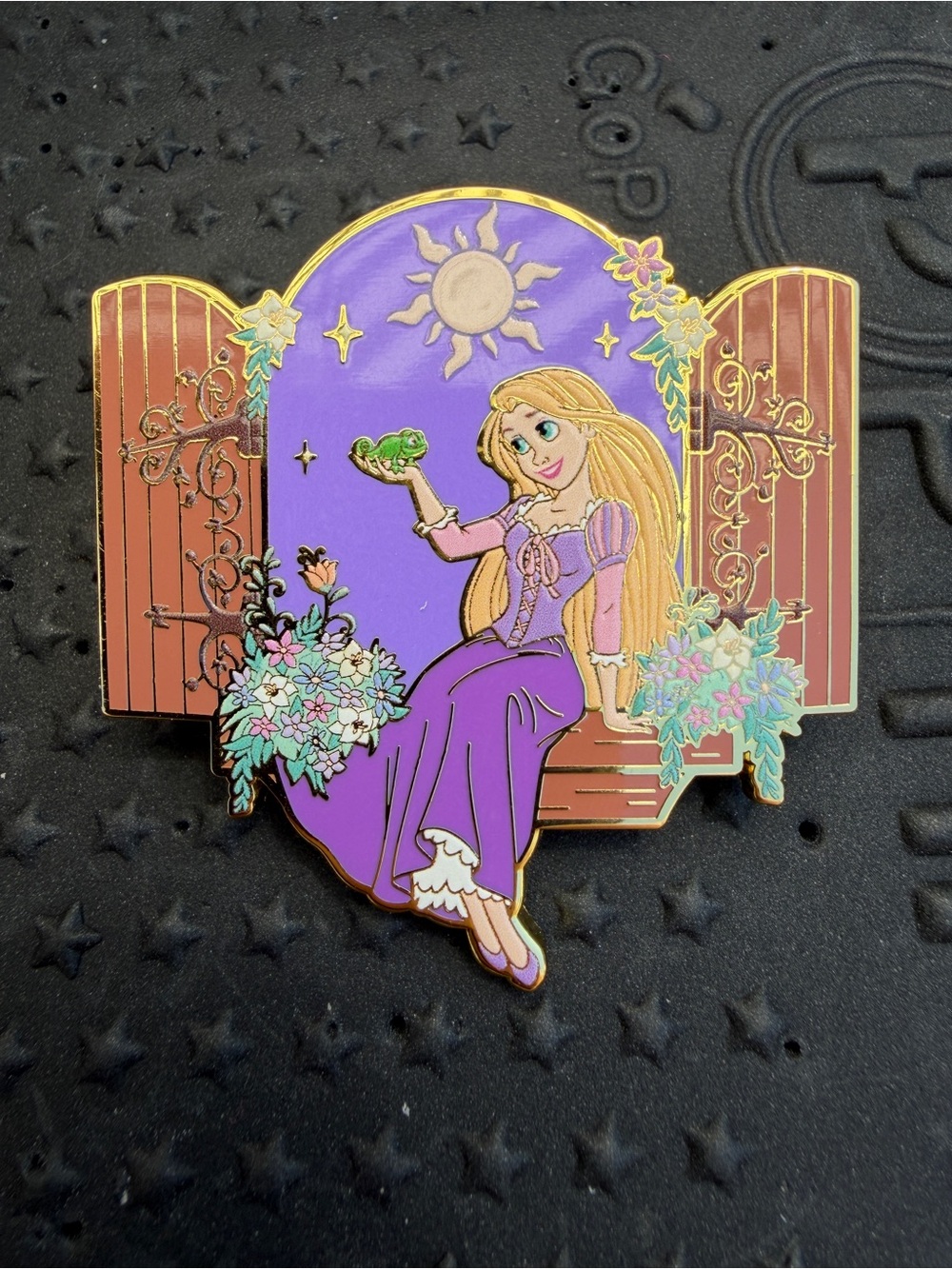 Disney Princess Balcony Scene - Rapunzel pin